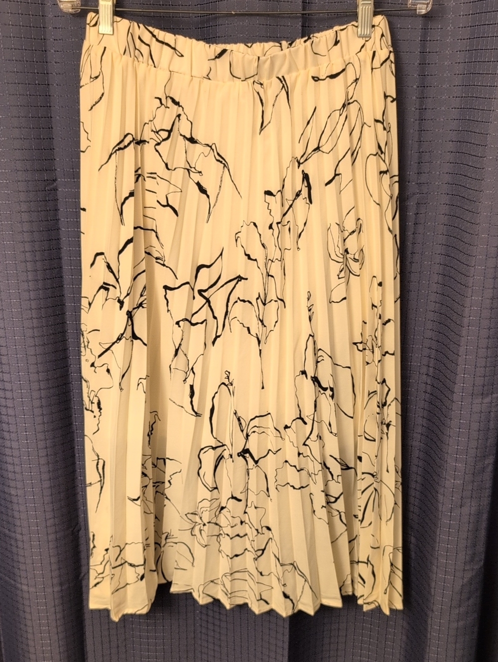 Pleated Floral Midi Skirt in Cream and Black